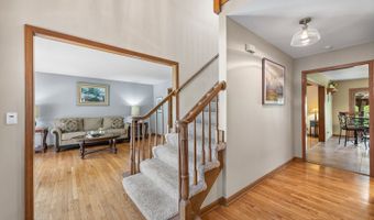 14 Hampton Ct, Algonquin, IL 60102