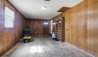 427 N Harrison Ave, Aurora, MO 65605