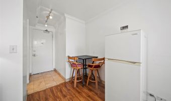 134 Kapahulu Ave 822, Honolulu, HI 96815