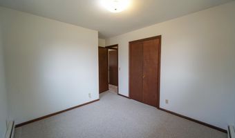101 Hilltop Dr, Ackley, IA 50601
