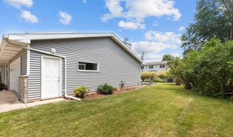 1330 N BRIARCLIFF Dr, Appleton, WI 54915