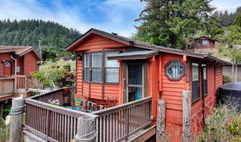 19921 WHALESHEAD Rd M2, Brookings, OR 97415
