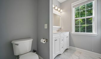 4049 COLUMBIA Pike, Arlington, VA 22204