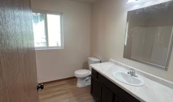 915 S 9th St, Aberdeen, SD 57401