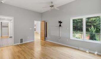 5 Newell Ct, Albany, NY 12204