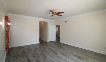 320 Remington Way Dr, Ballwin, MO 63021