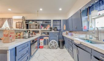 1528 W Idaho Ave, Chickasha, OK 73018