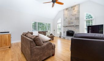 176 Fox Hollow Ln, Bristol, CT 06010