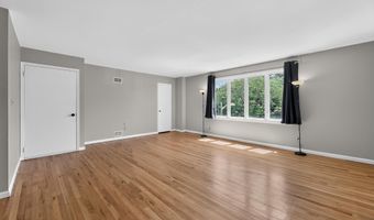 7 Gregg Ln, Bayonne, NJ 07002
