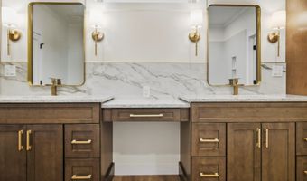 1534 Hannah Ln, Aberdeen, SD 57401