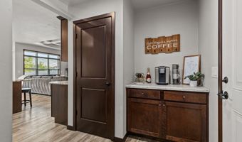 2818 W HIDDEN PINE Dr, Appleton, WI 54913