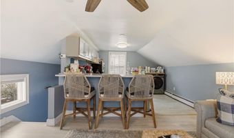9 Bacheller St, Newport, RI 02840