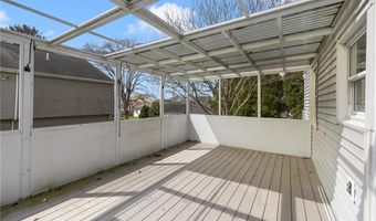 112 Center Ave, Middletown, RI 02842