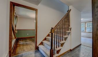 12 School House Hl, Burlington, CT 06013