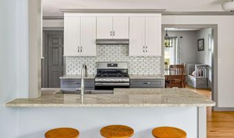 1302 Crest Dr, Aberdeen, NC 28315