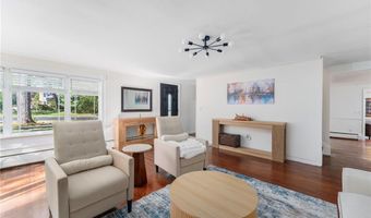 84 Hickory Dr, East Greenwich, RI 02818