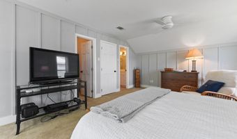 424 Riverview Dr, Bay St. Louis, MS 39520