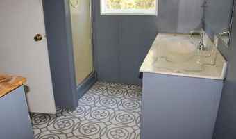 188 Compass Lake Dr, Alford, FL 32420