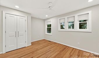 1204 Meadow Ln, Charlotte, NC 28205