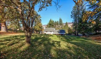 1820 Crestview Dr, Ashland, OR 97520