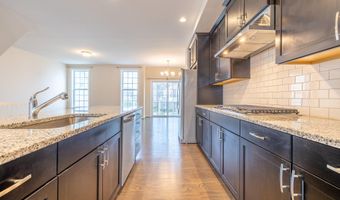 2715 S Spurway Dr, Ann Arbor, MI 48105
