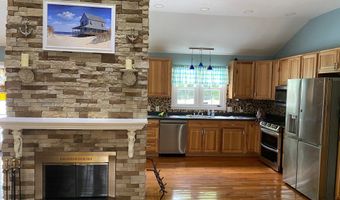 18 Beach Park Rd, Clinton, CT 06413