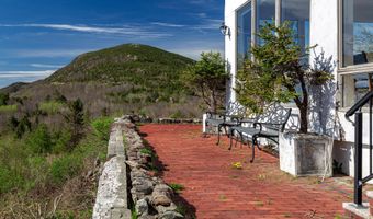 18 Greenway Ct, Bar Harbor, ME 04609