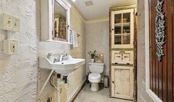 1010 ANGELA Ave, Arabi, LA 70032