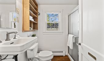 17 US Route One, Falmouth, ME 04105
