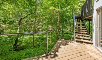 25 Surrey Dr, Cheshire, CT 06410