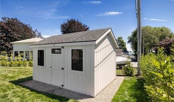 17 Goose Island Rd, Narragansett, RI 02882