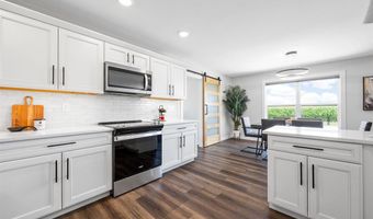 1190 Berkshire Ln, North Liberty, IA 52317