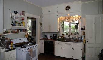 27 Westminster Ter, Rockingham, VT 05101