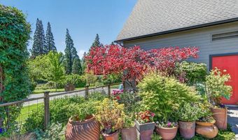 39 E Valley View Rd, Ashland, OR 97520