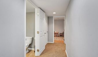 5524 STONECROFT Ln, Allentown, PA 18106