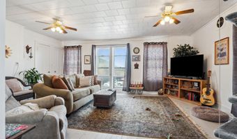 101 W 1st, Dyersville, IA 52040