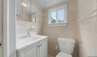 92 Blauvelt Ave, Bergenfield, NJ 07621