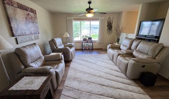 1005 Plum Ln, Aberdeen, SD 57401