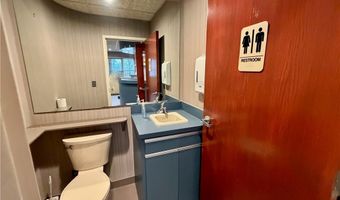 1090 New London Ave 5, Cranston, RI 02920