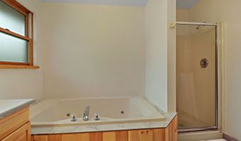 2837 Jackson Dr, Arlington Heights, IL 60004