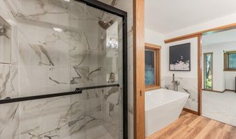 8473 E Apache Trl, Athol, ID 83801