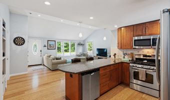 104 Sloop Creek Rd, Bayville, NJ 08721