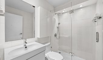 7400 LAKEVIEW Dr N404, Bethesda, MD 20817