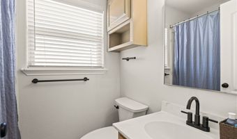 650 S Bay St, Aransas Pass, TX 78336