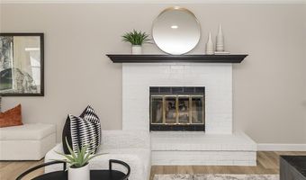 1310 Weidmann Estates Ct, Ballwin, MO 63011