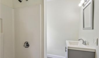 11 Roosevelt St 3R, North Providence, RI 02904