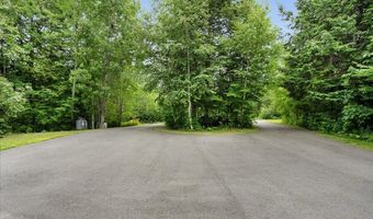21 Bowling Green Ln, Belfast, ME 04915