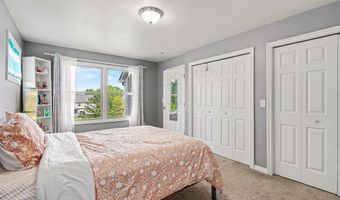 1044 Bicentennial Pkwy, Ann Arbor, MI 48108