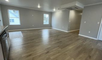 913 Pine Ave, Alma, MI 48801