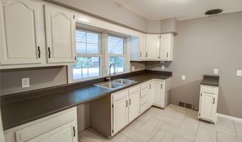 300 Brentwood Blvd, Alton, IL 62002